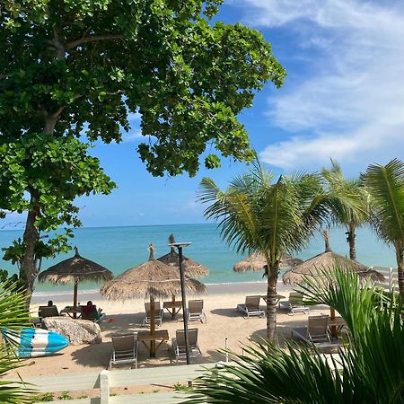 Le Petit Saint Tropez Hotel Khanom Bagian luar foto