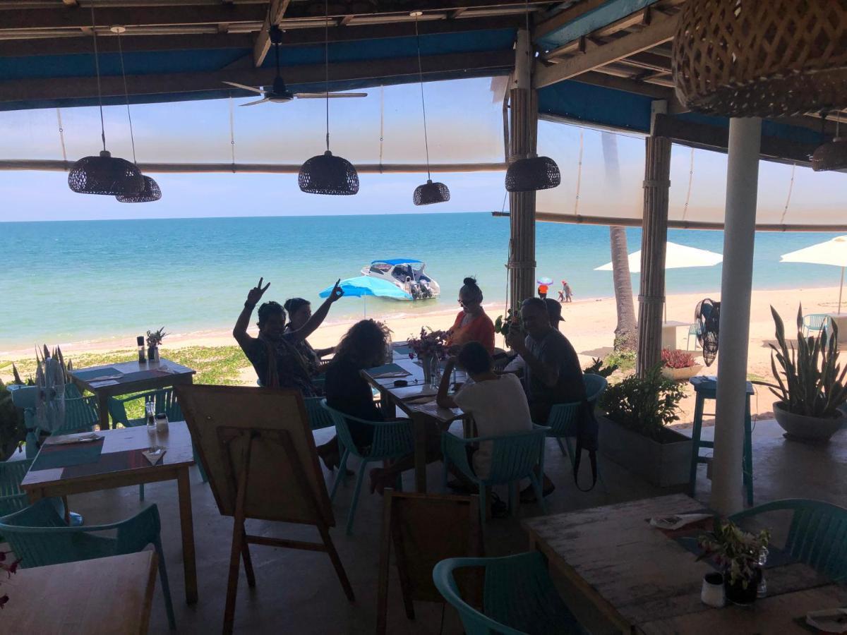Le Petit Saint Tropez Hotel Khanom Bagian luar foto