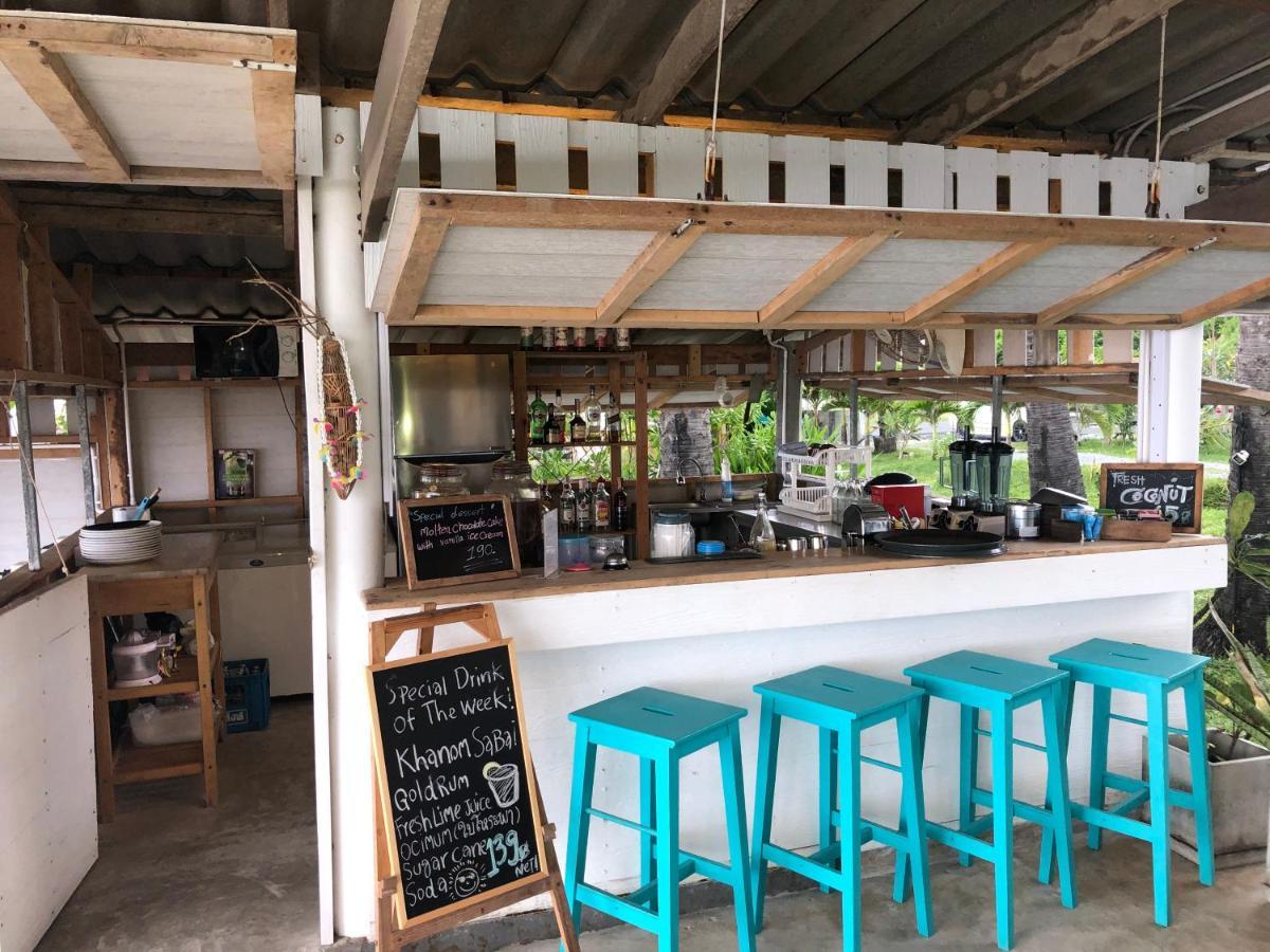 Le Petit Saint Tropez Hotel Khanom Bagian luar foto