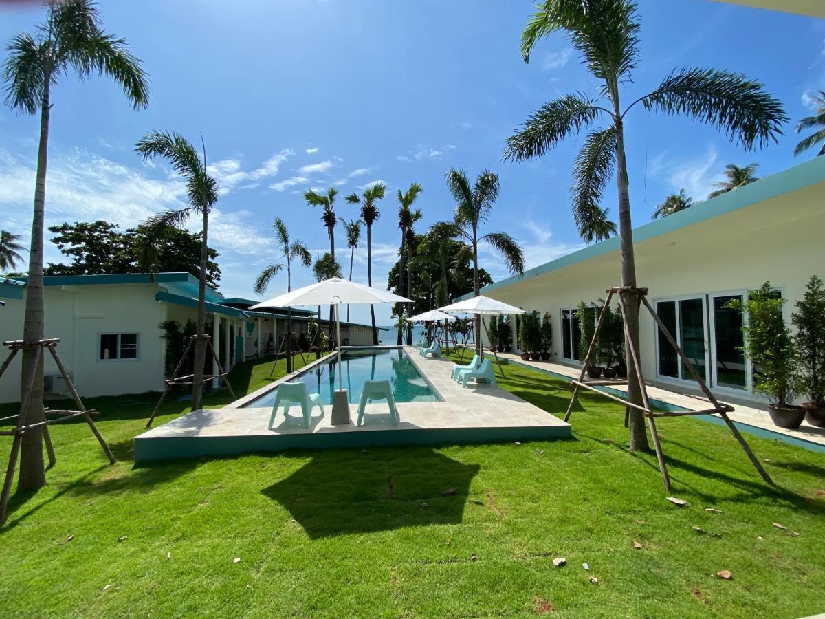 Le Petit Saint Tropez Hotel Khanom Bagian luar foto