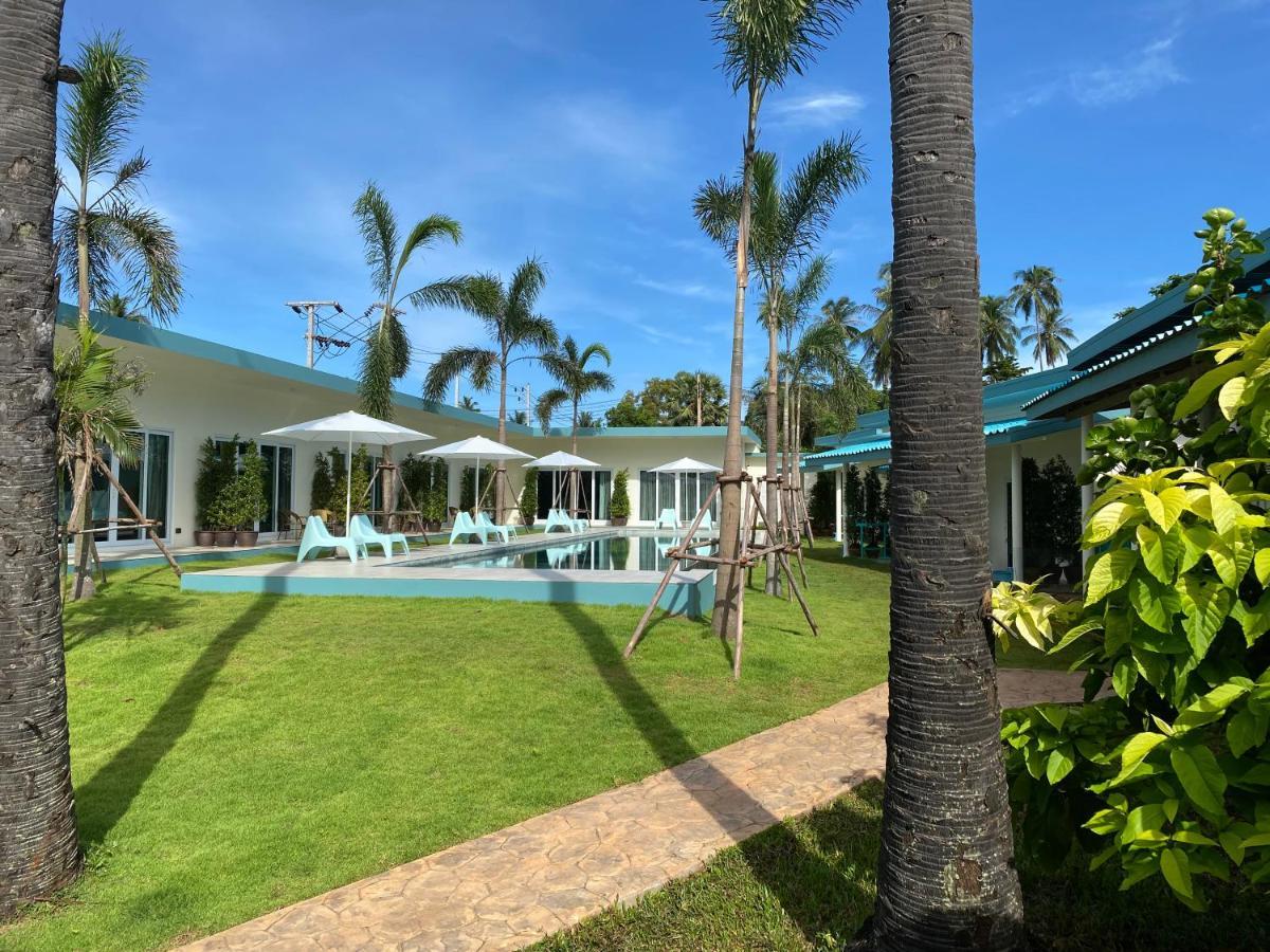 Le Petit Saint Tropez Hotel Khanom Bagian luar foto